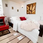 Comfy And Cosy Basement Studio Kalamata