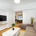 Modern Cosmos Residence Near The Acropolis