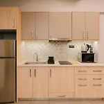 Phaedrus Living: City Center Zenonos Suite
