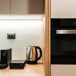 Bauhaus Luxury Suites 203 8' To Panepistimio Metro