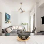 Seafront Apartment In Piraeus