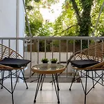 Charming Two Bedrooms Apartment Walk To Acropolis