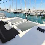 Catamaran Mia