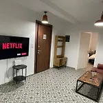 Family Apartment With Private Yard Next To Agios Dimitrios Church