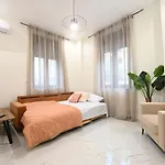 Modh Patras City Centre - Entire Apartment