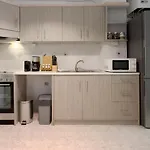 Menekratous Spacious 100Sqm Apt In Athens