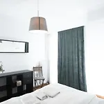 Urban Apartment In The Heart Of Athens