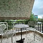 Cozy Apartment At Gazi Square