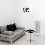 Bright Modern Apt View Of The Acropolis 5 Min Walk