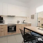 Classy Apartment In Koukaki, Walk To Metro & Acropolis