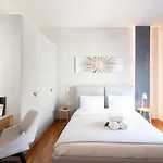 Classy Apartment In Koukaki, Walk To Metro & Acropolis