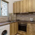 Ralia'S House 40M From Metro Station Agia Varvara