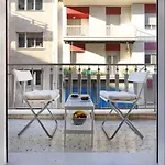 Gorgeous Center Apartment