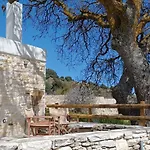 Hatzanario Apeiranthos