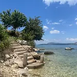 Mezoneta Thea Thalassa Nikiana