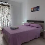 Larinaki'S Cozy Apartment No1
