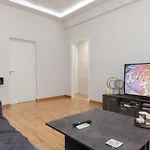 Modern Stylish 2 Bd Apt In The Heart Of Vironas