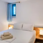 Beachside House In Naousa