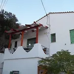 Zacharoularooms3