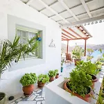 Hlia'S House Near The Sea
