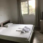 Barreira Beachfront Rooms 3