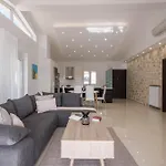 Shemesh Residence