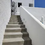 Central Santorini Serenity Rooms