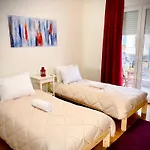 Spacious 2 Bedroom Apartment Downtown Athens - Explore Center By Foot