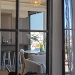 Upscale Loft In Athens