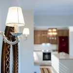 Olive Green Haven-3Br-Private Parking-Balcony