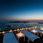 Artemis Villas , Imerovigli