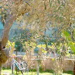 Olia Apartments B