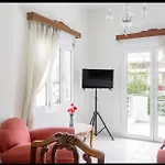 Athens Classic Luxury Apartment, 3 Km Form Acropoli, 5Km From The Beach