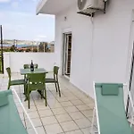 Seafront Central Apt In Lavrio