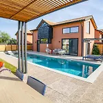 Villa Water