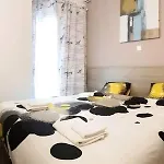 2 Bedroom Luxury Apartment Near Athens Acropolis