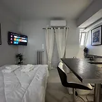Nest 48