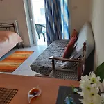 A Comfortable Studio Near The University