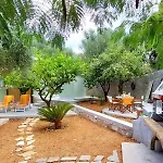 Eftychia Luxury Family House