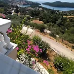 Charoula'S Apartments