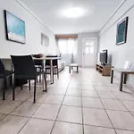 Cosy Apartment With Patio By Yha