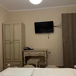 Alex Bar Apartments Sarakiniko