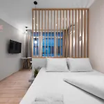 V1 Boutique Nilie Hospitality Mgmt