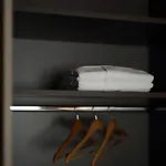 Joy Luxury Central Apartment