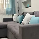 Ellis Oasis Apartment