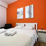 Cozy Studio Near Flisvos Marina