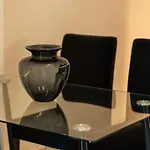 Luminous And Calm 2 Bedroom Apt 7 Minutes To Metro In Koukaki
