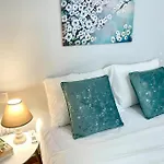 Koukaki Charm: 2Br Haven In The Heart Of Athens!