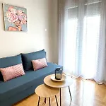 Koukaki Charm: 2Br Haven In The Heart Of Athens!