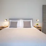 Amelie'S Luxe Apartments